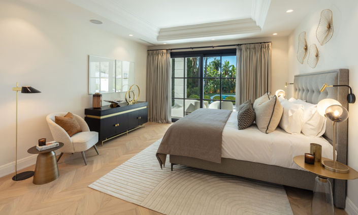 Image No.6-6 Bed Property for sale