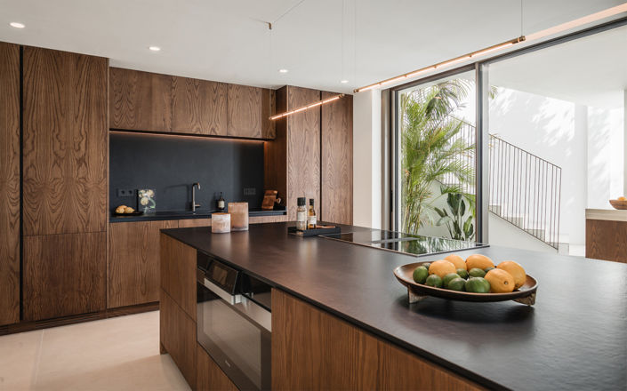 Image No.34-6 Bed Property for sale