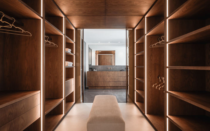 Image No.8-6 Bed Property for sale