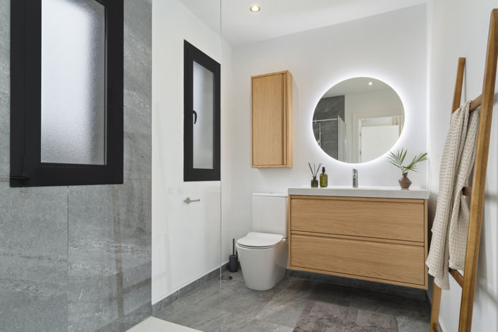 Image No.11-3 Bed Property for sale