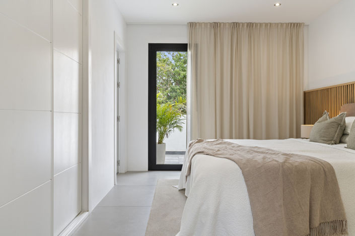 Image No.14-3 Bed Property for sale