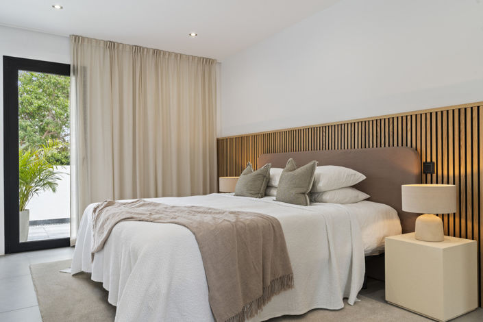 Image No.15-3 Bed Property for sale