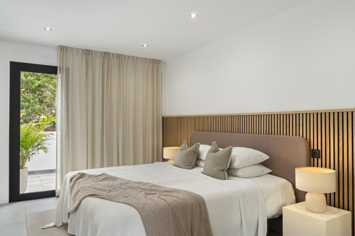 Image No.21-3 Bed Property for sale