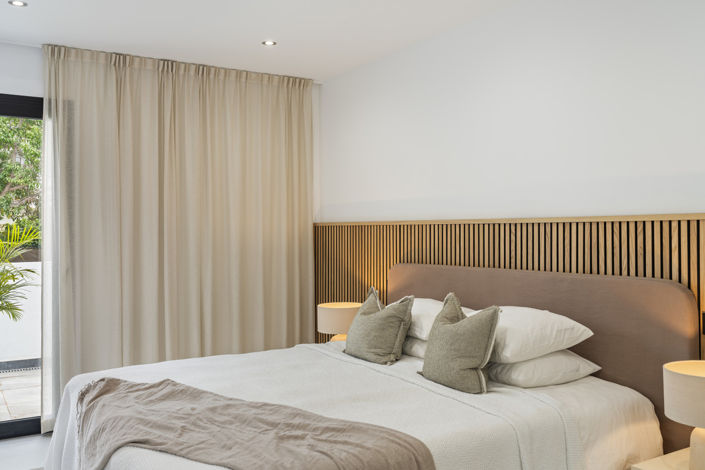 Image No.23-3 Bed Property for sale