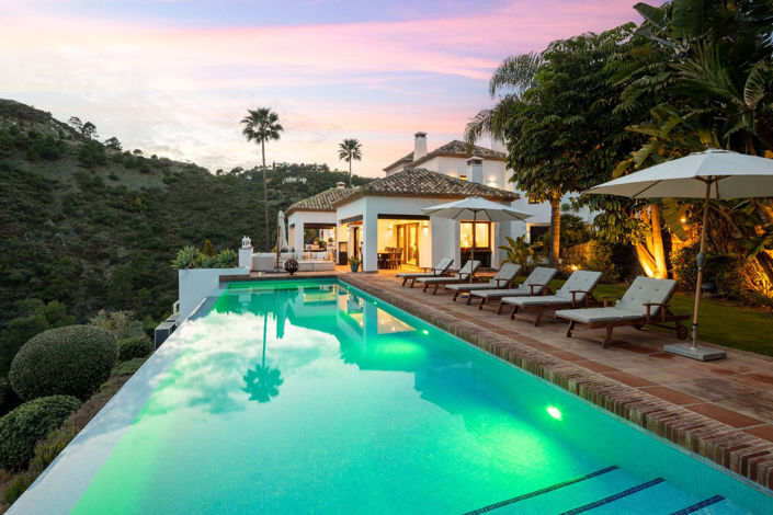 Image No.22-7 Bed Property for sale