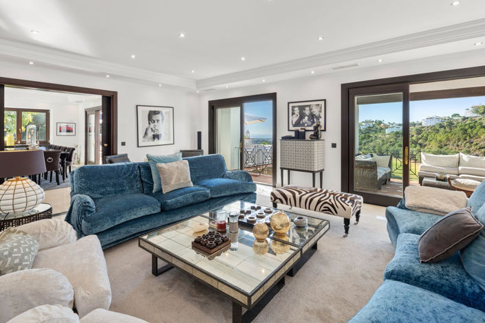 Image No.24-7 Bed Property for sale