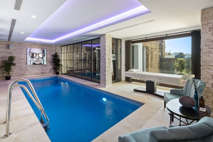 Image No.3-7 Bed Property for sale