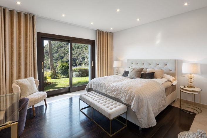 Image No.9-7 Bed Property for sale