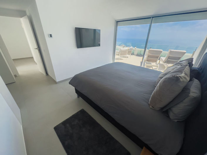 Image No.28-4 Bed Property for sale