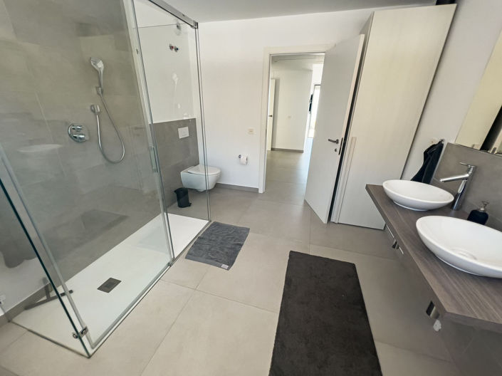 Image No.36-4 Bed Property for sale