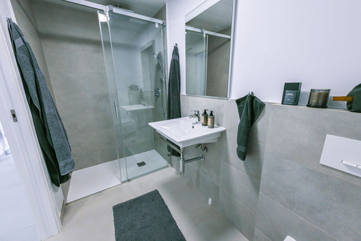 Image No.41-4 Bed Property for sale