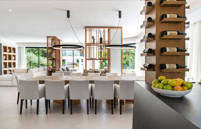 Image No.11-6 Bed Property for sale