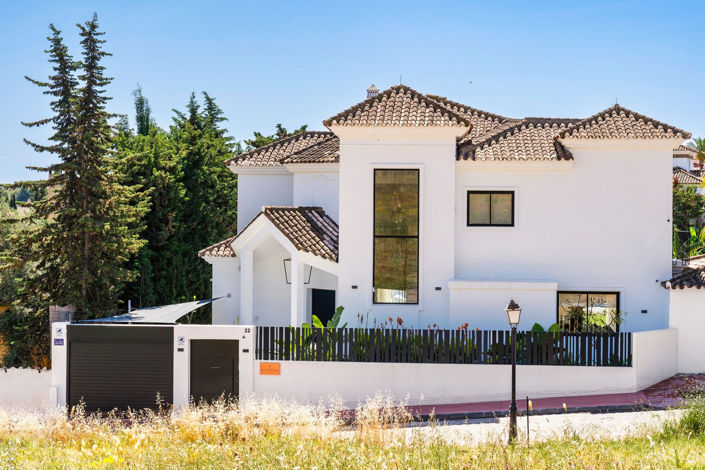 Image No.37-6 Bed Property for sale