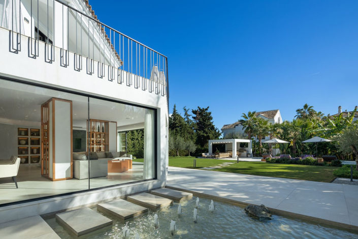 Image No.64-6 Bed Property for sale