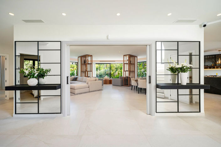 Image No.85-6 Bed Property for sale