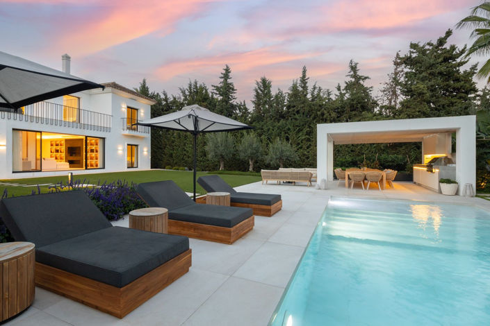 Image No.86-6 Bed Property for sale