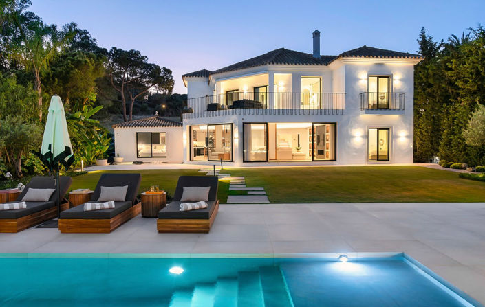 Image No.87-6 Bed Property for sale