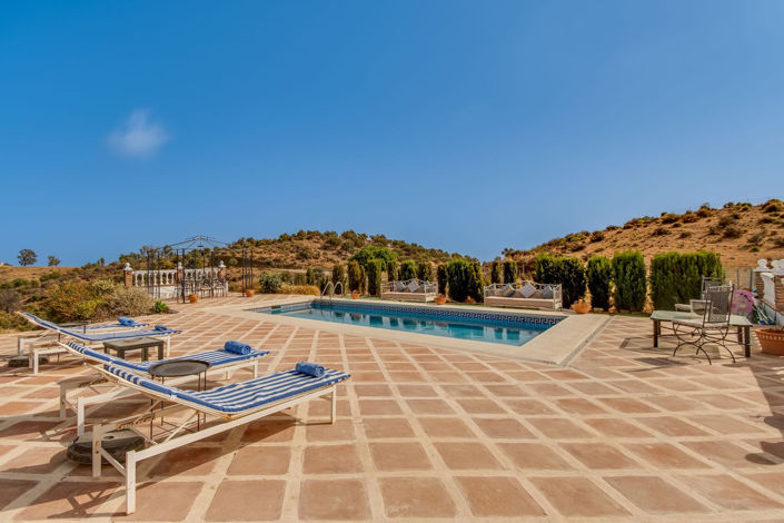 Image No.14-4 Bed Property for sale