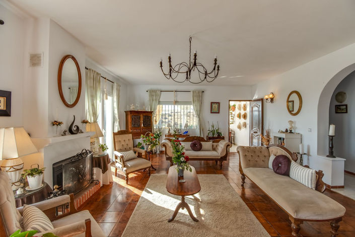 Image No.16-4 Bed Property for sale