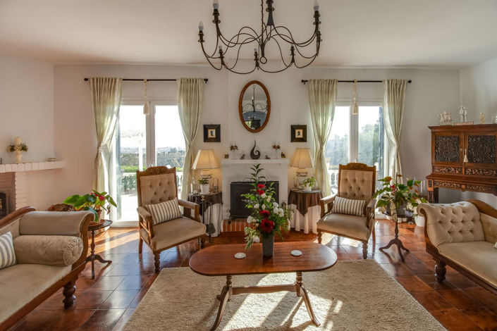 Image No.17-4 Bed Property for sale