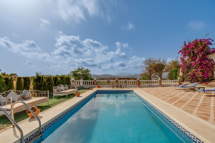 Image No.8-4 Bed Property for sale