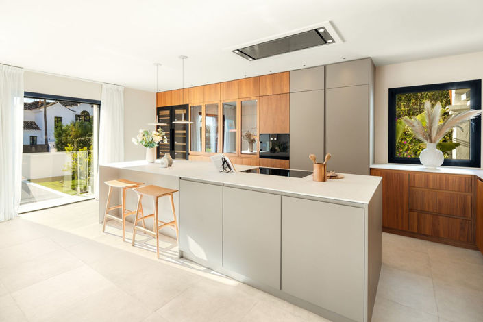 Image No.11-6 Bed Property for sale