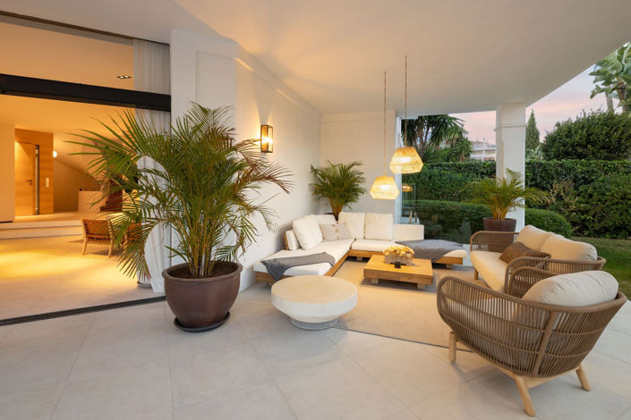 Image No.19-6 Bed Property for sale