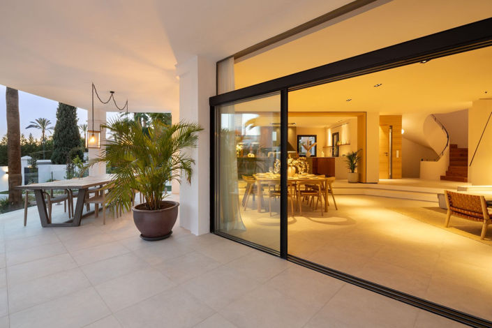 Image No.20-6 Bed Property for sale