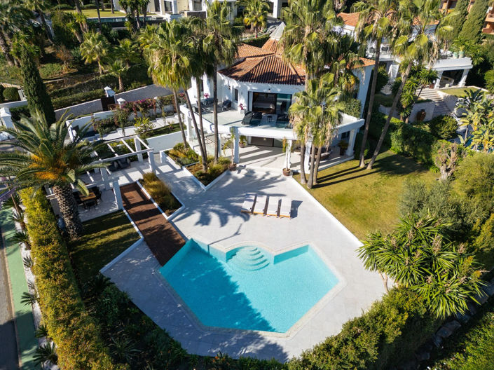 Image No.4-6 Bed Property for sale