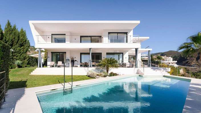Image No.1-4 Bed Property for sale