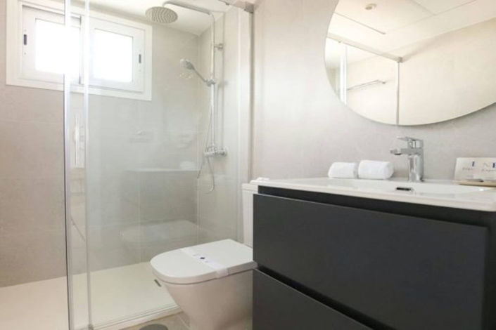 Image No.12-2 Bed Property for sale