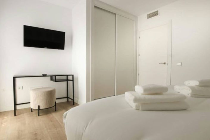 Image No.16-2 Bed Property for sale