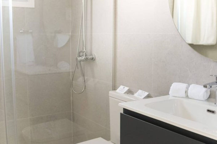 Image No.21-2 Bed Property for sale