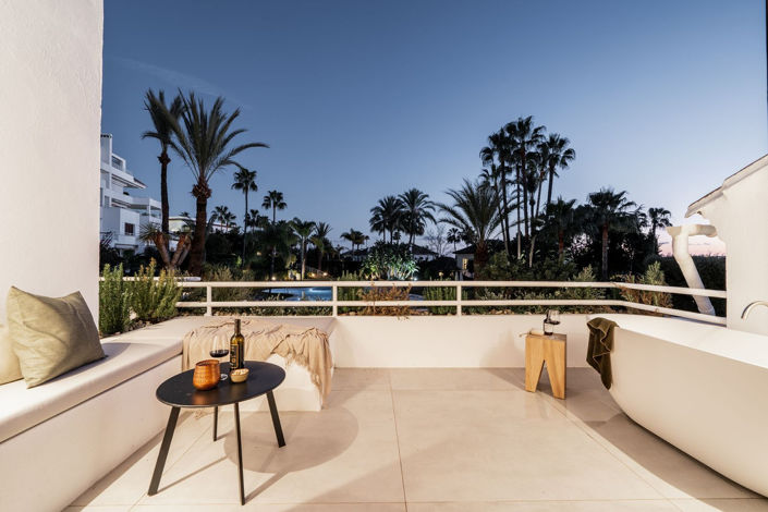 Image No.4-4 Bed Property for sale