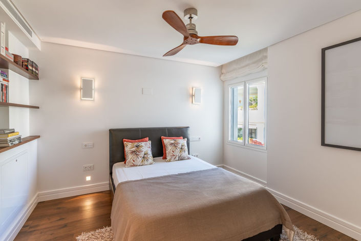 Image No.17-3 Bed Property for sale