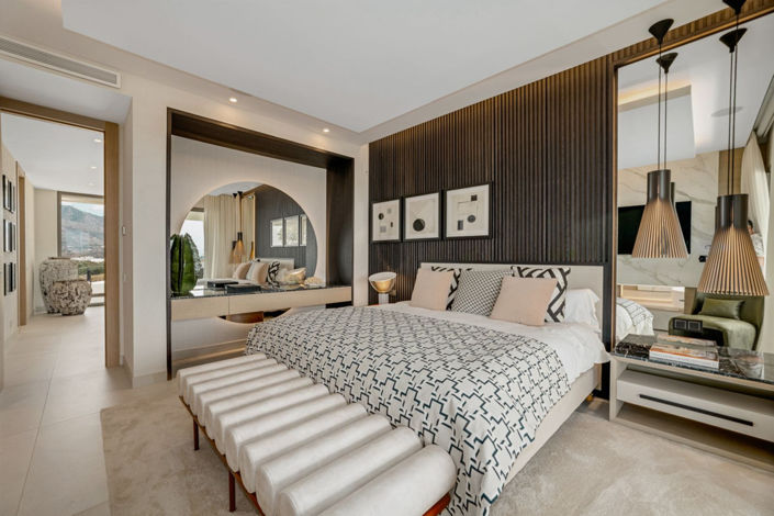 Image No.11-4 Bed Property for sale