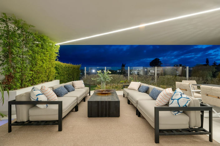 Image No.30-4 Bed Property for sale