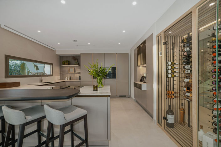 Image No.6-4 Bed Property for sale