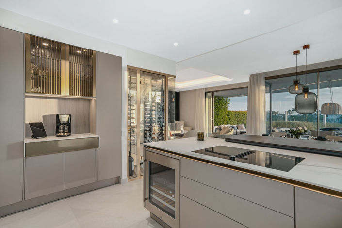 Image No.7-4 Bed Property for sale