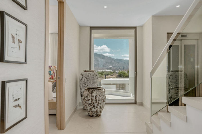 Image No.8-4 Bed Property for sale