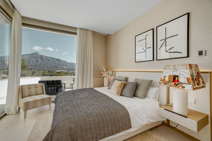 Image No.9-4 Bed Property for sale