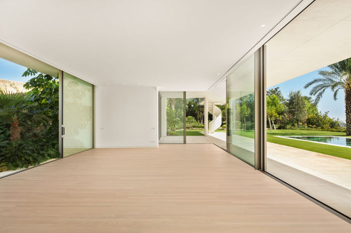 Image No.14-4 Bed Property for sale