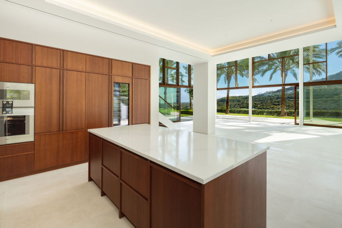 Image No.20-4 Bed Property for sale