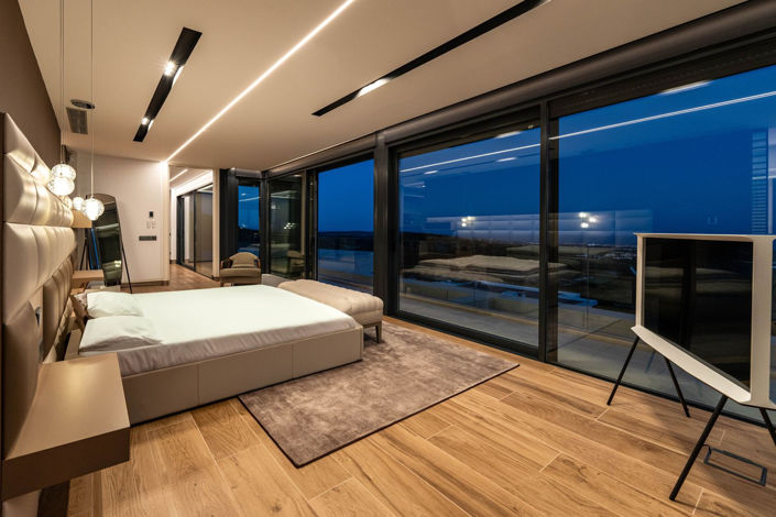 Image No.5-5 Bed Property for sale