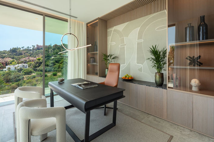 Image No.25-6 Bed Property for sale