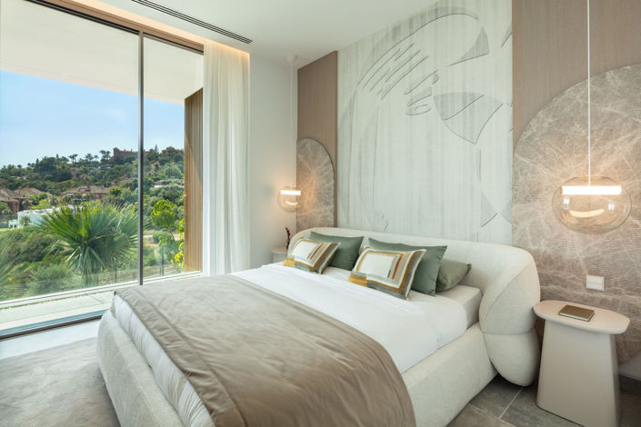 Image No.27-6 Bed Property for sale