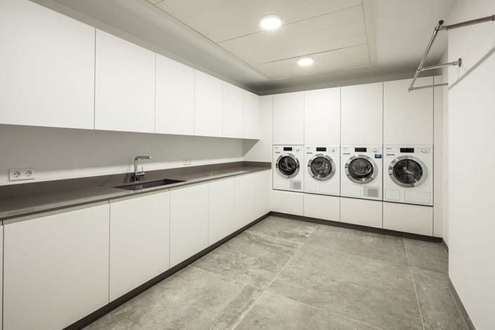 Image No.30-6 Bed Property for sale