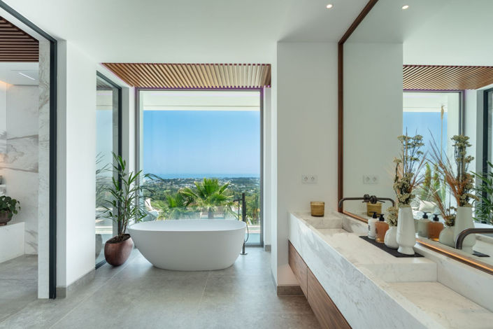 Image No.34-6 Bed Property for sale