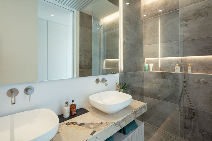 Image No.51-6 Bed Property for sale