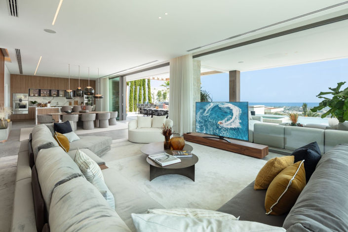 Image No.9-6 Bed Property for sale